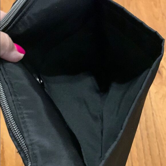 Black Durable Nylon Crossbody Bag NWOT - Picture 3 of 9